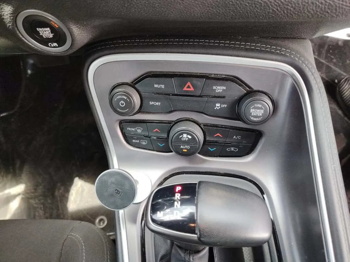 Car image 23