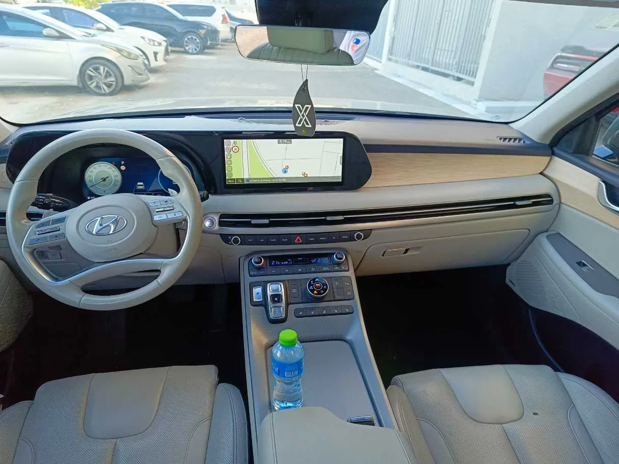Car image 23