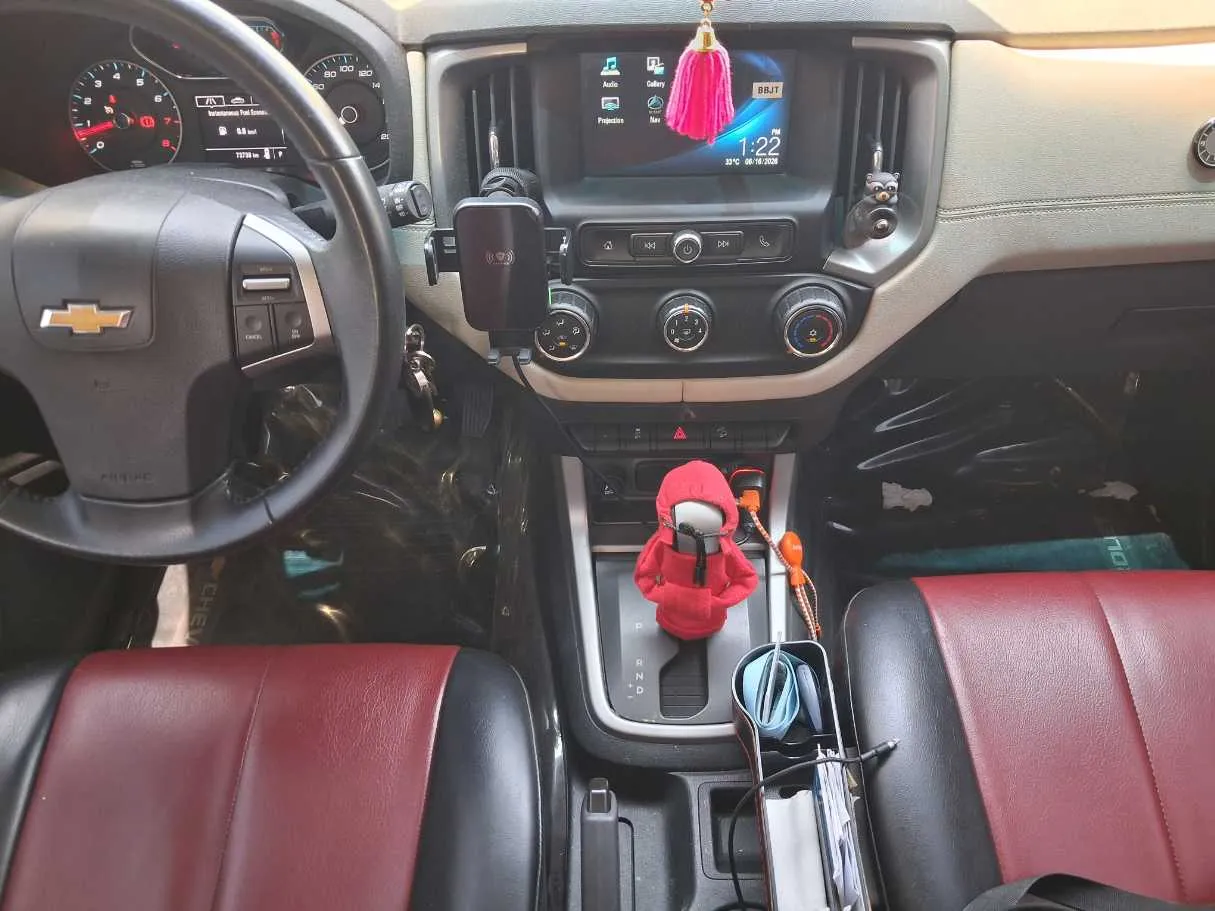 Car image 16