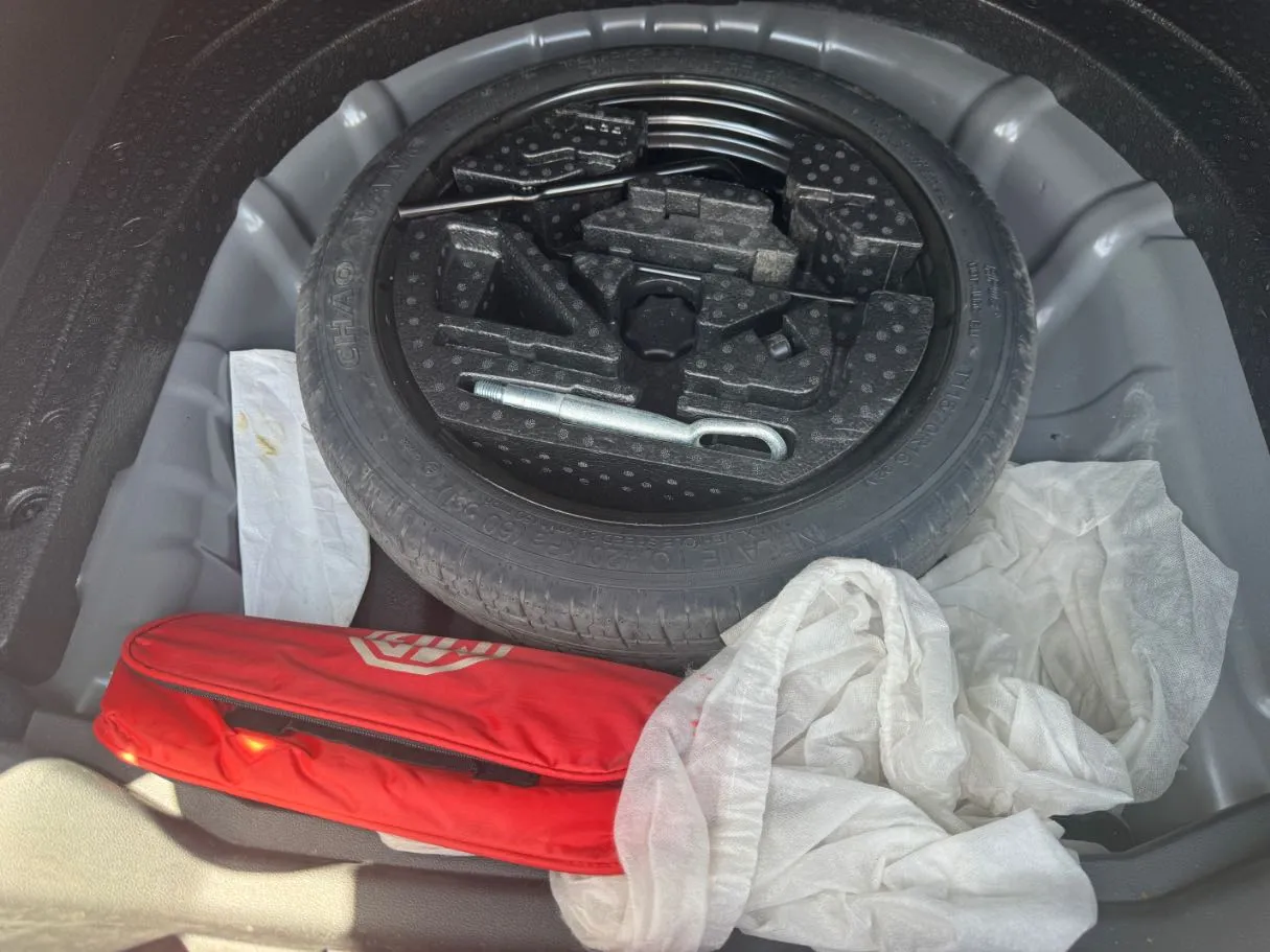 Car image 22