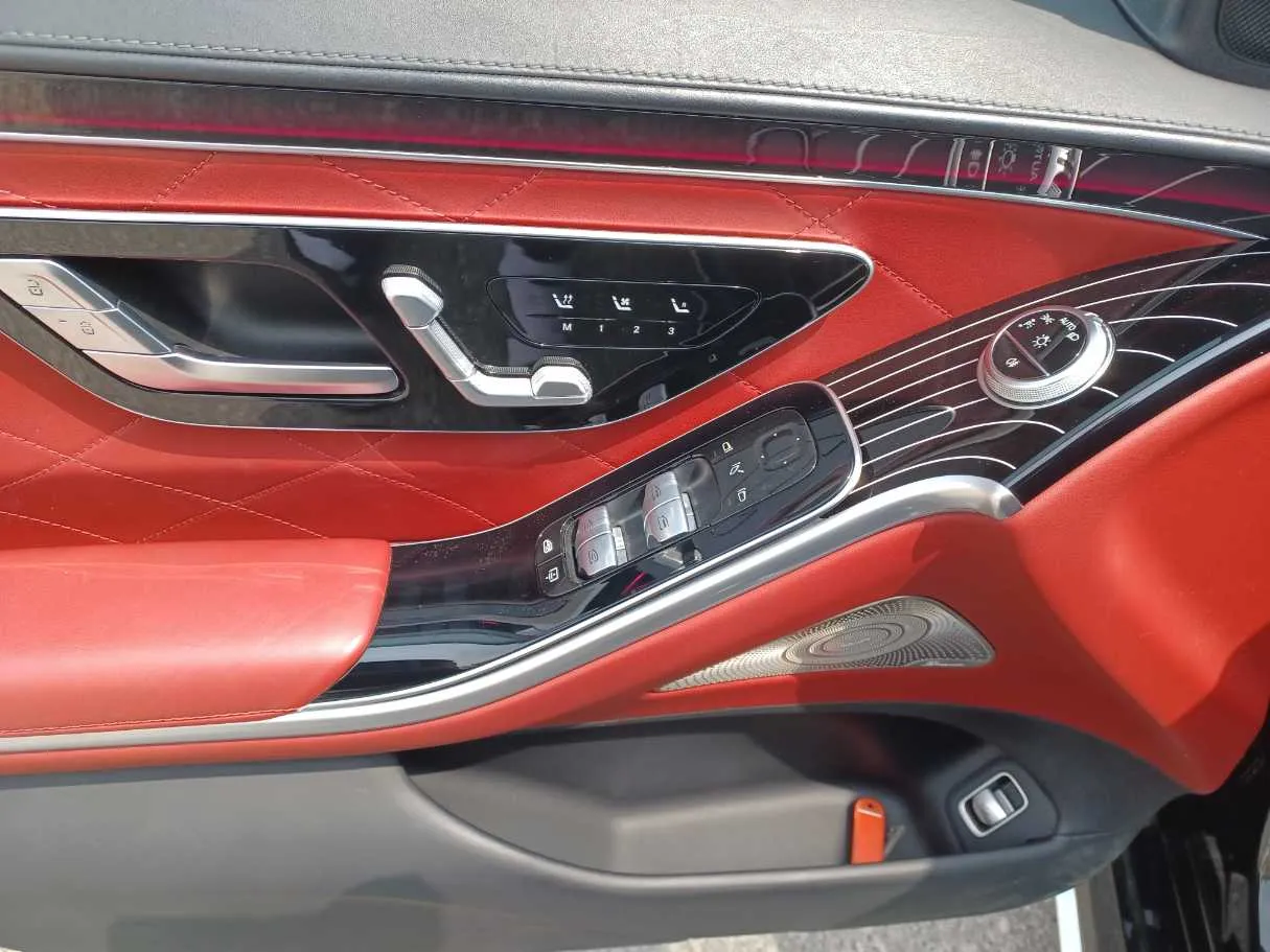 Car image 25