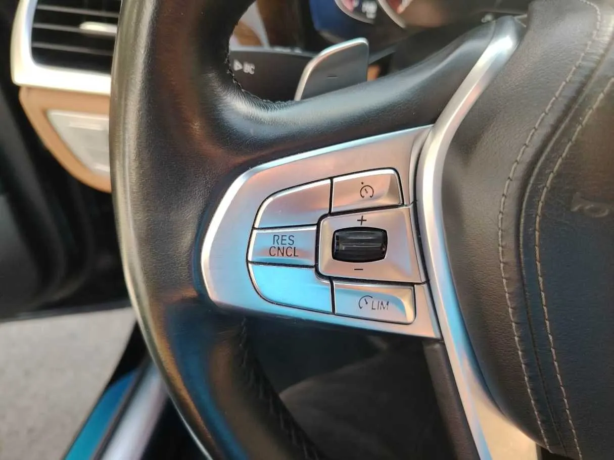 Car image 43