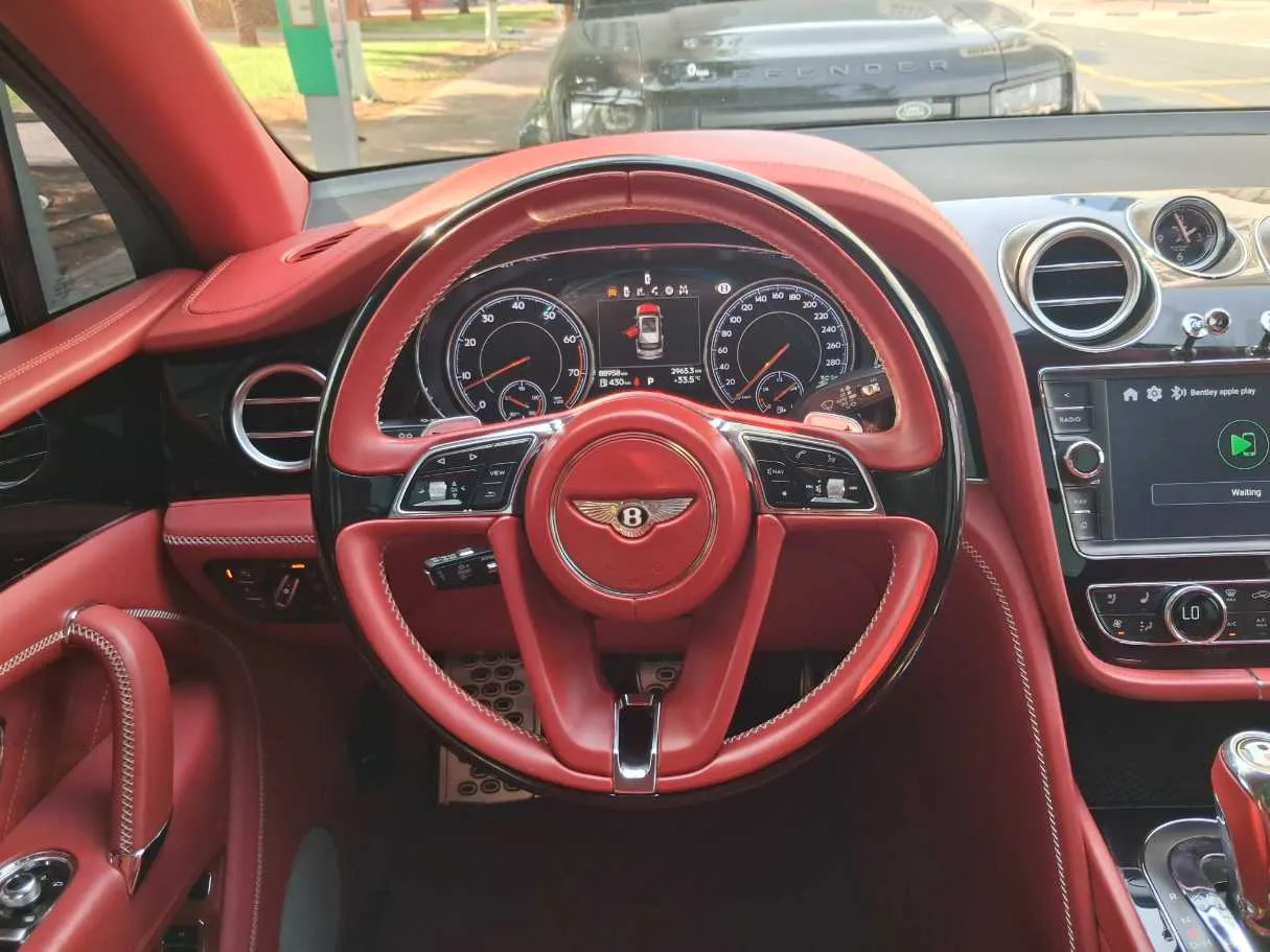 Car image 21