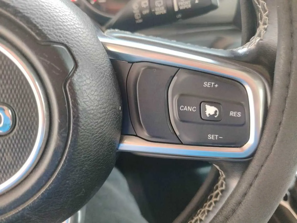 Car image 37