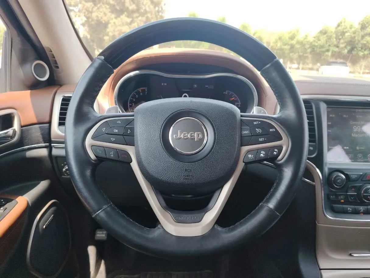 Car image 23