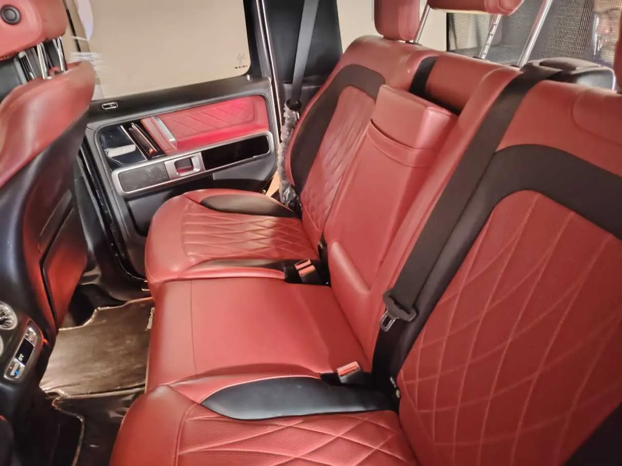 Car image 18