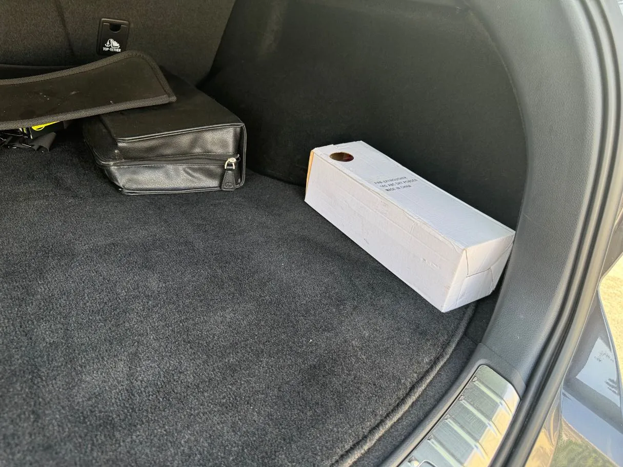Car image 24
