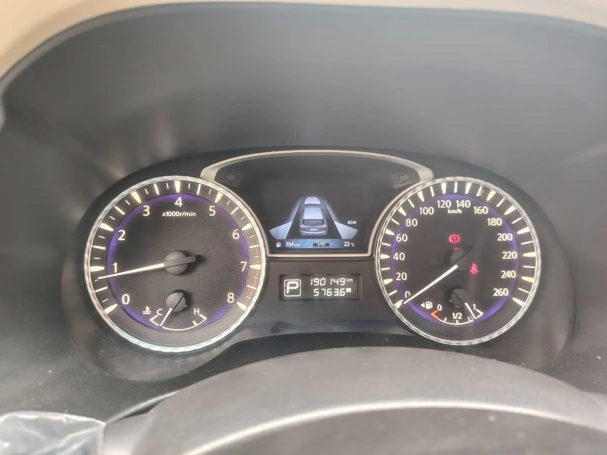 Car image 23