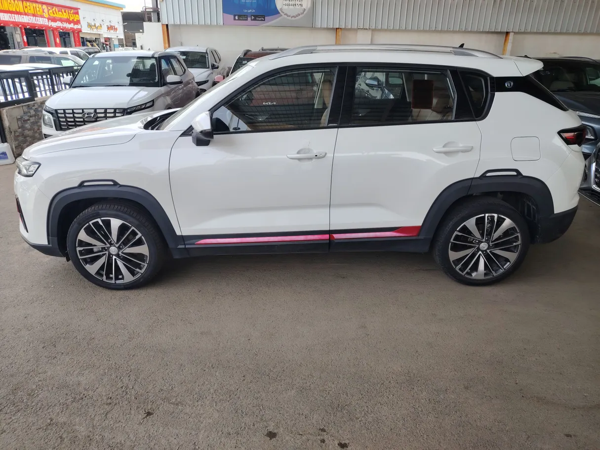 Car image 8