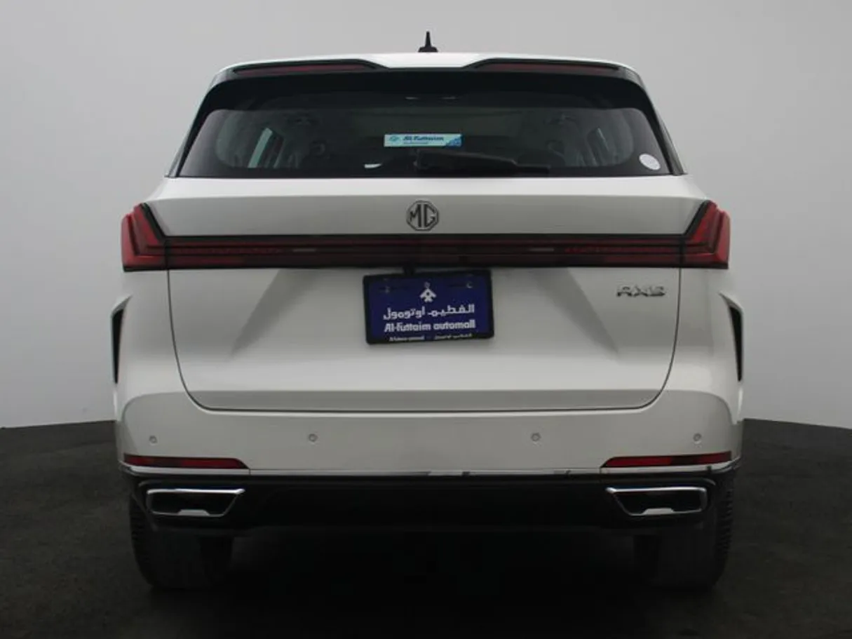 Car image 12