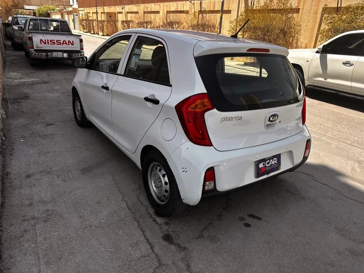 Car image 7