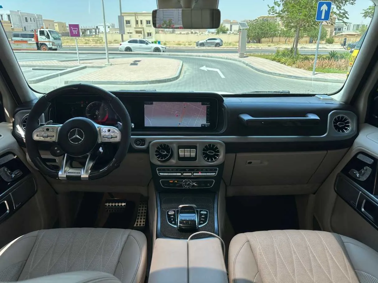 Car image 16