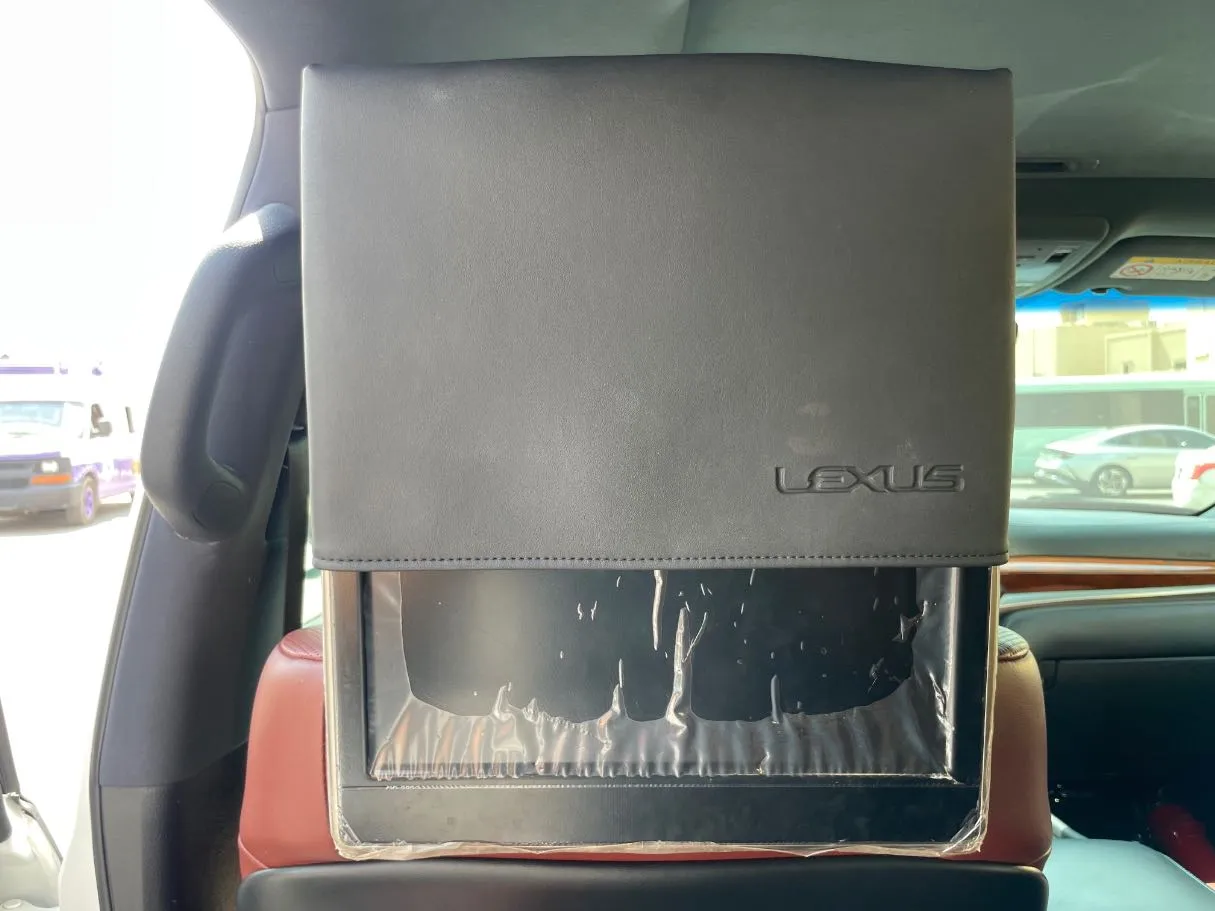 Car image 24