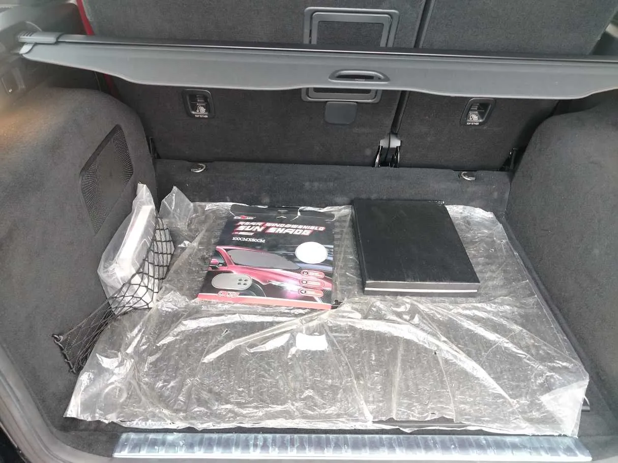 Car image 30