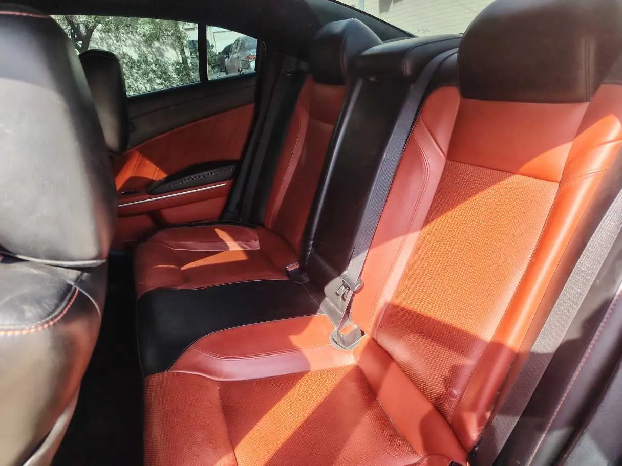 Car image 15