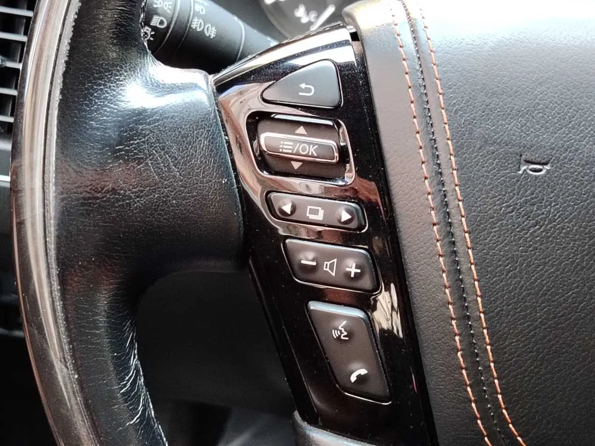 Car image 32
