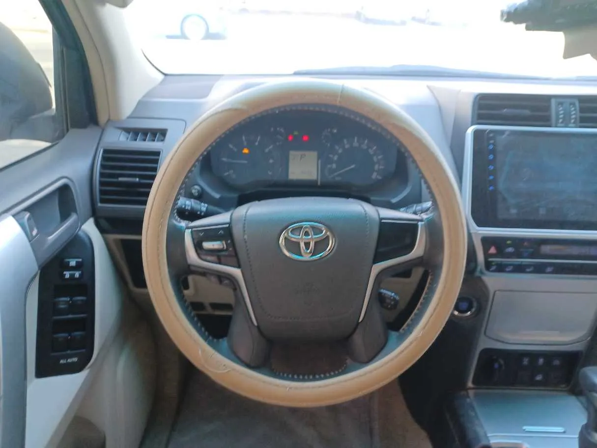 Car image 15