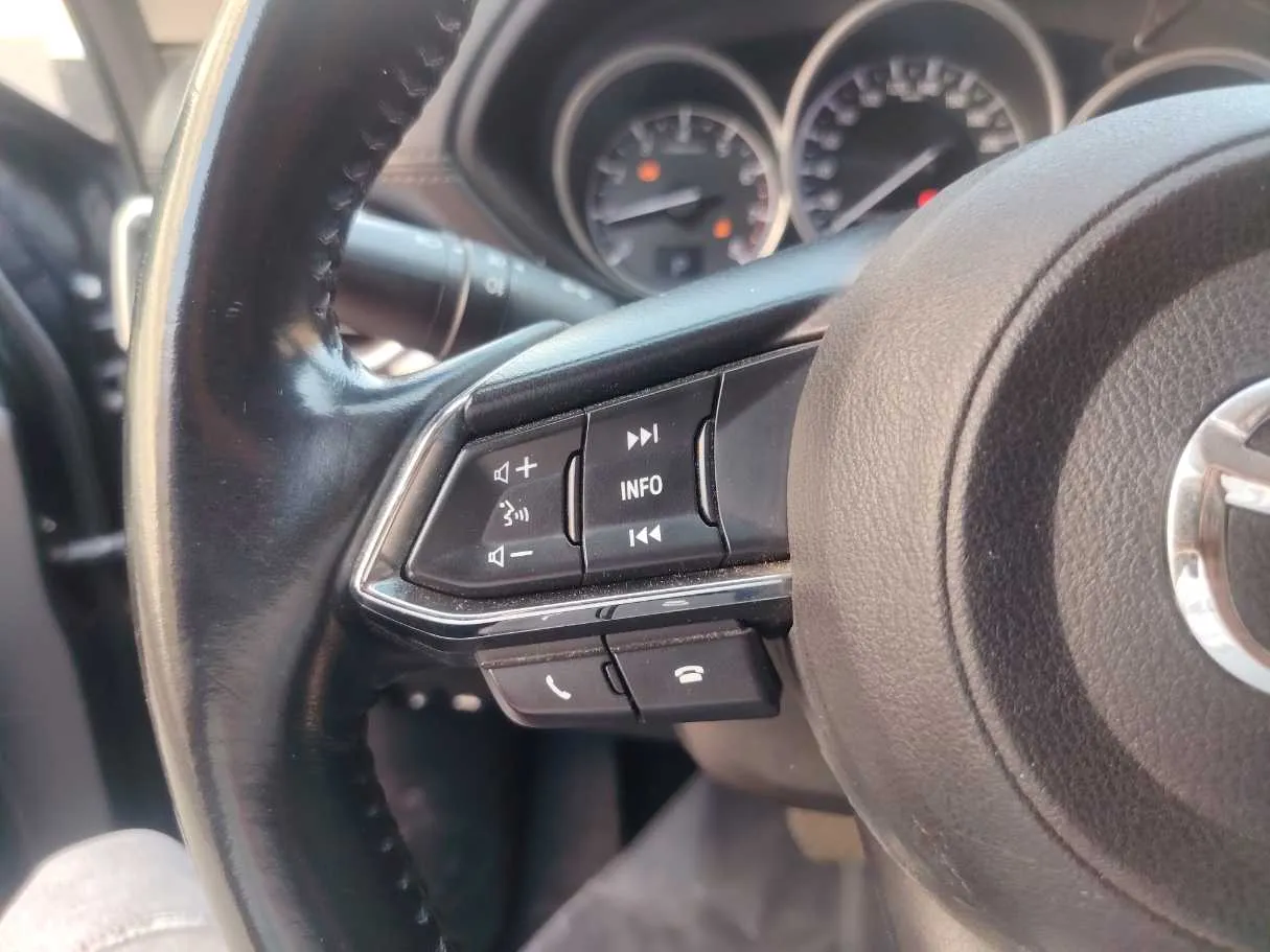 Car image 22