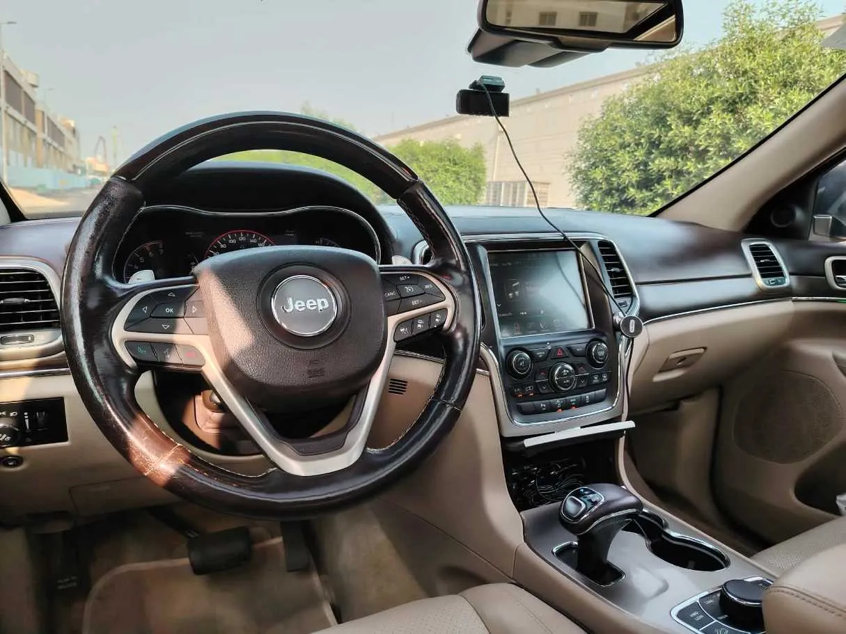 Car image 29