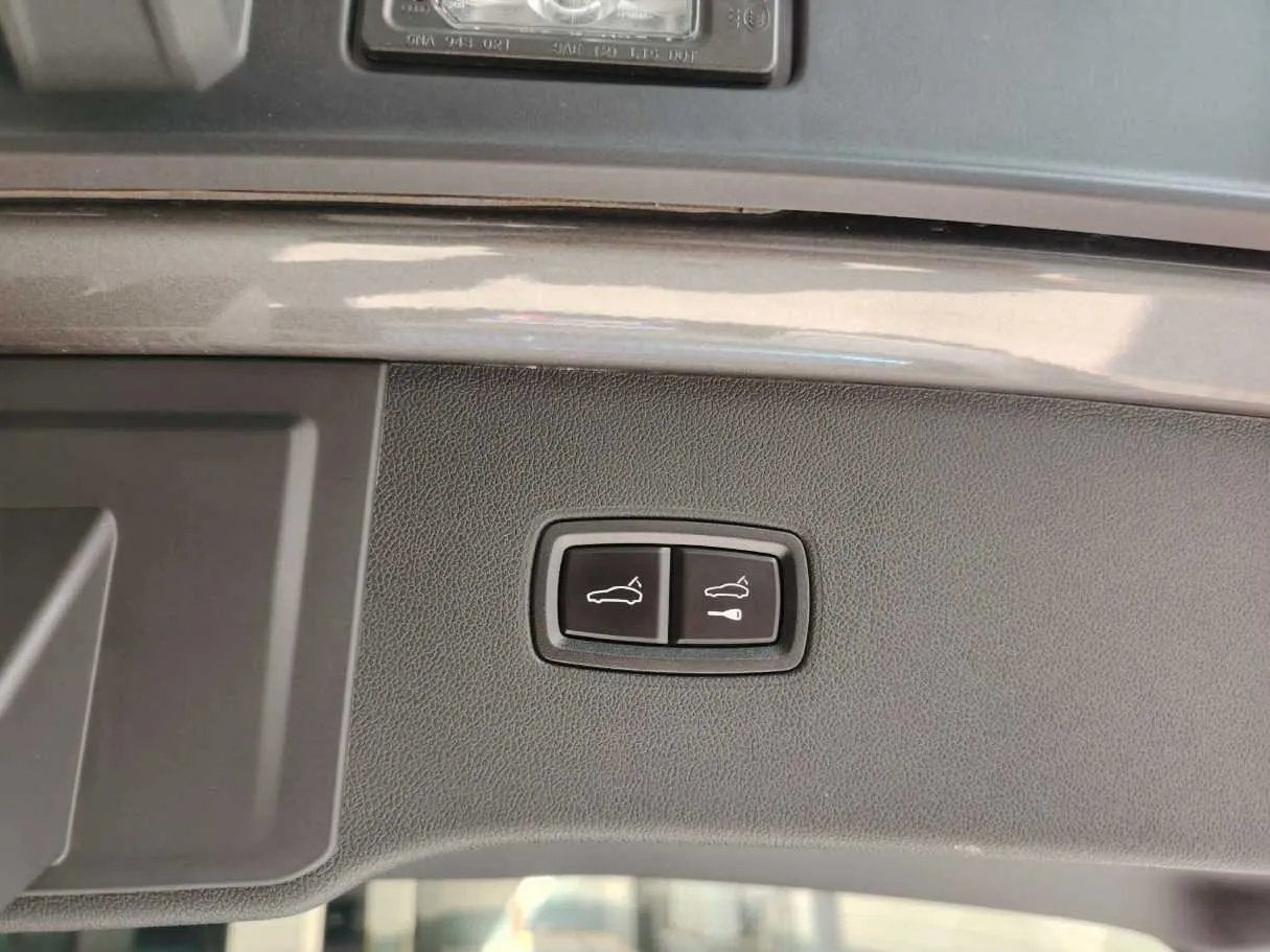 Car image 41