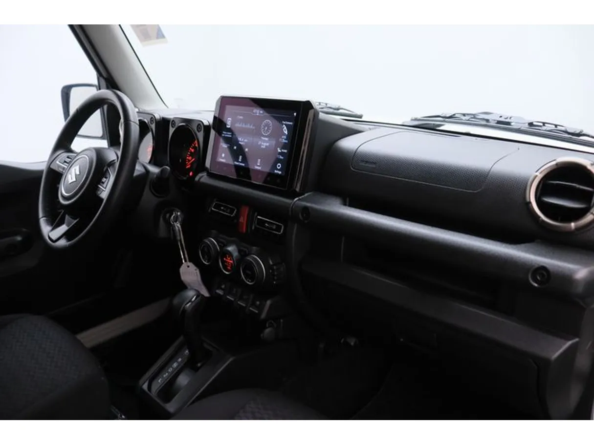 Car image 10
