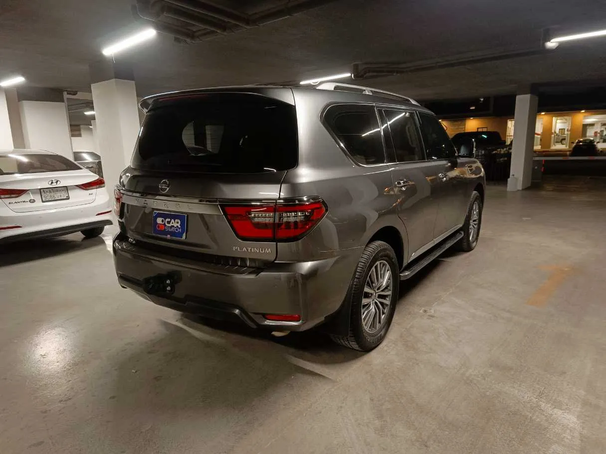 Car image 5
