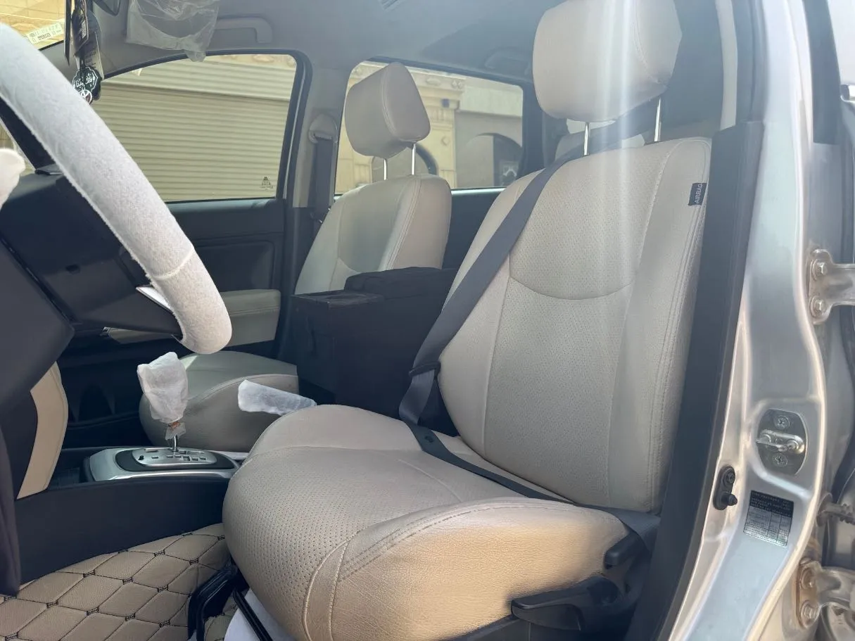 Car image 11