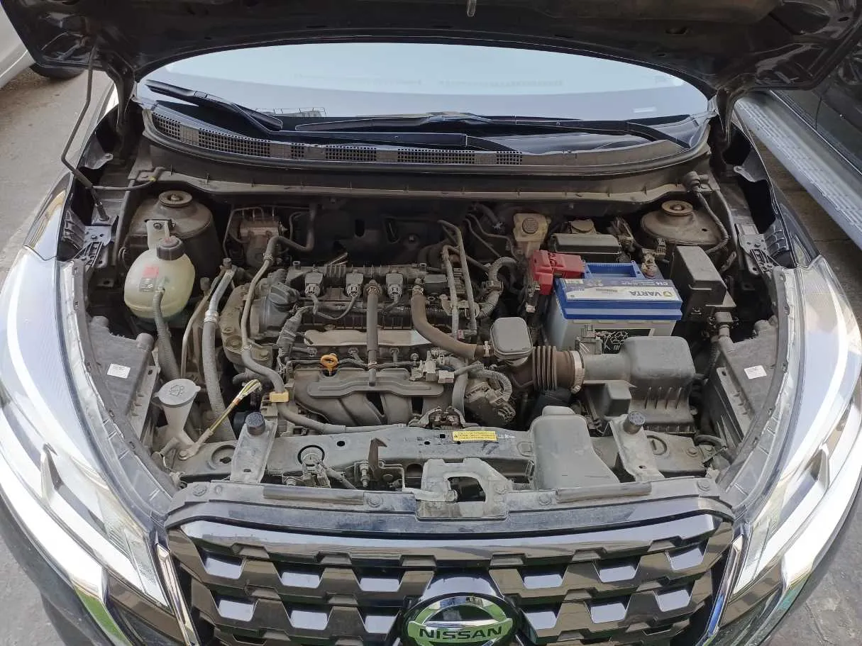 Car image 19