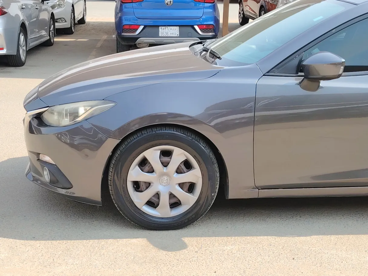 Car image 8