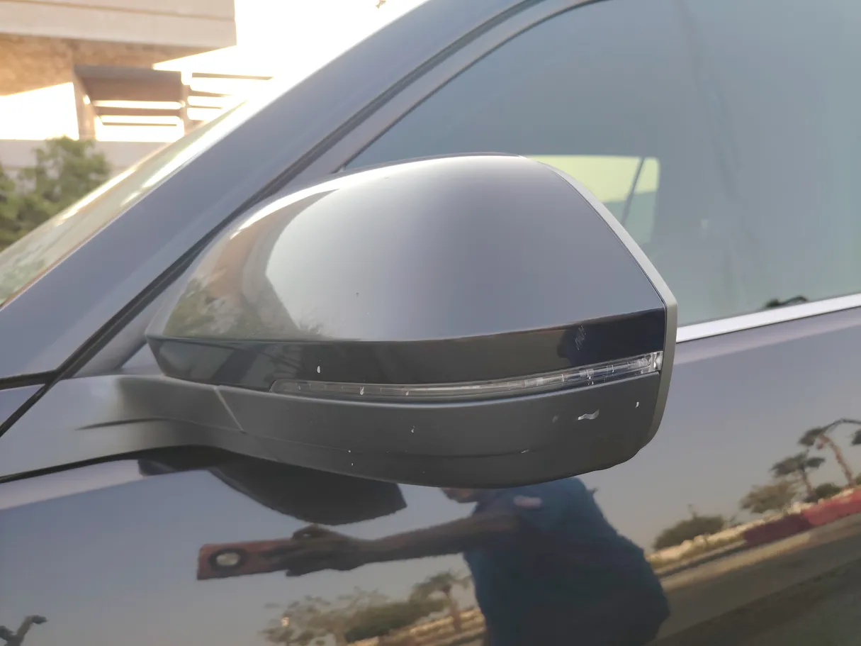 Car image 30