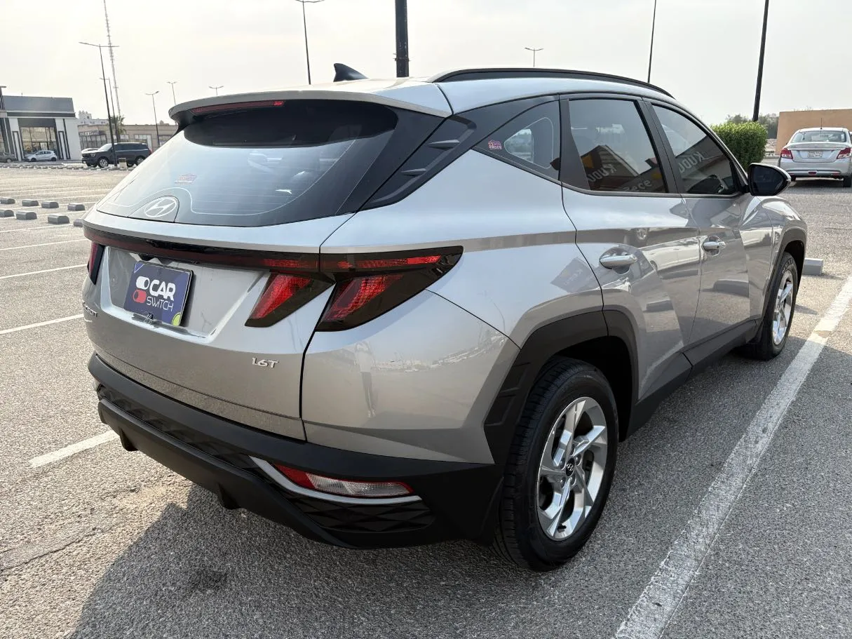 Car image 5