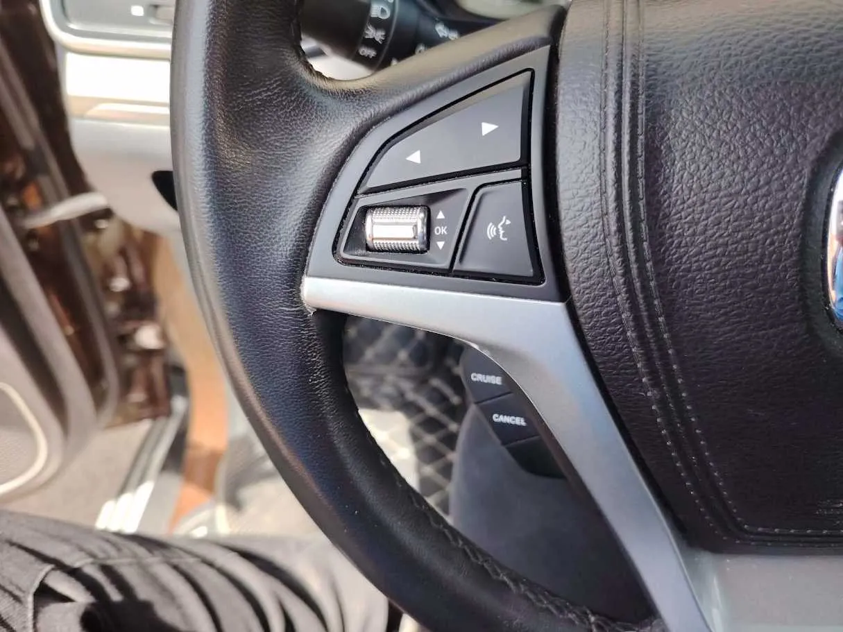 Car image 38