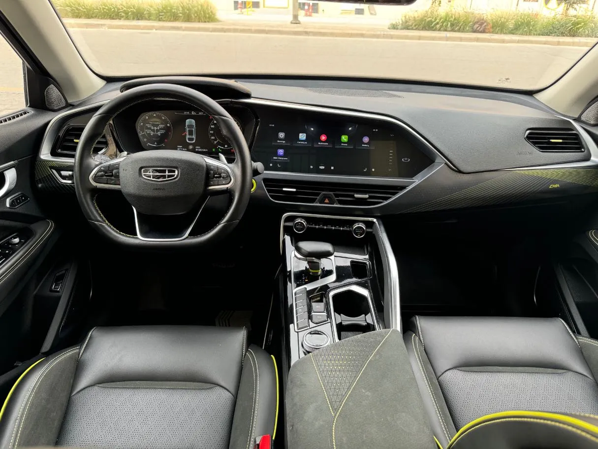 Car image 16