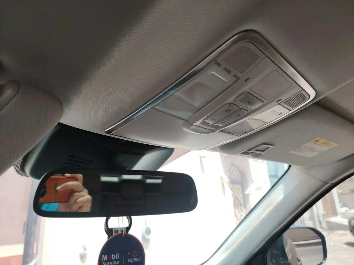 Car image 40