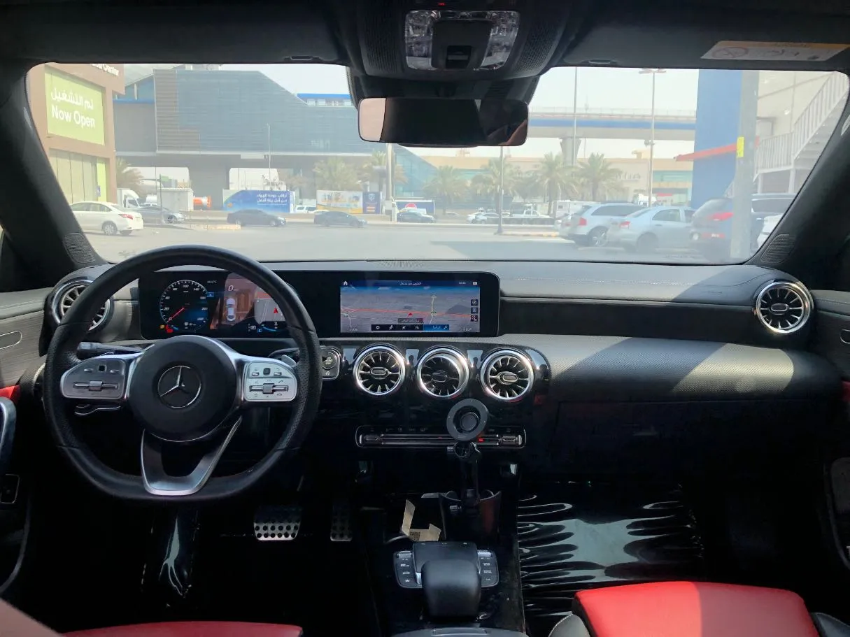 Car image 17