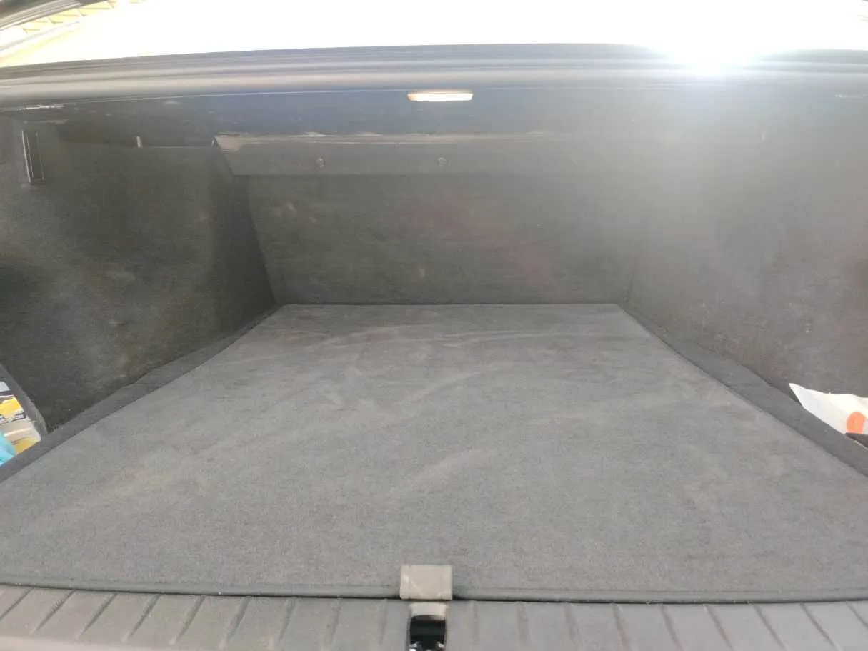 Car image 27