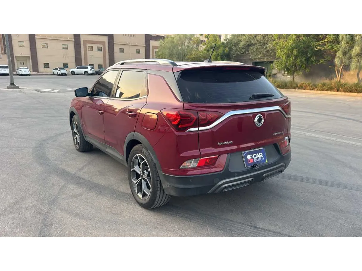 Car image 7