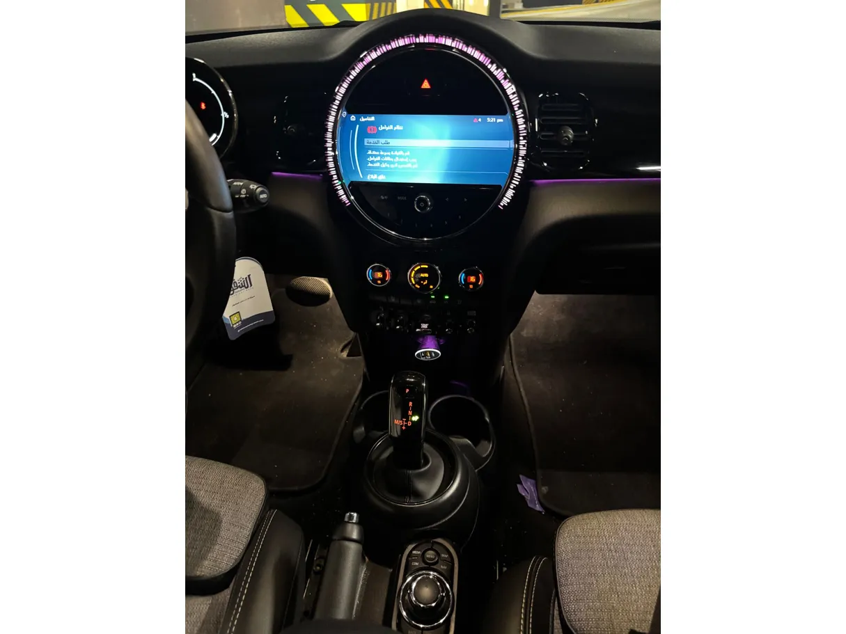 Car image 16