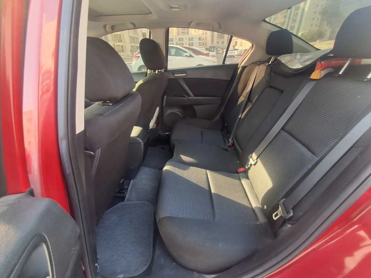 Car image 13