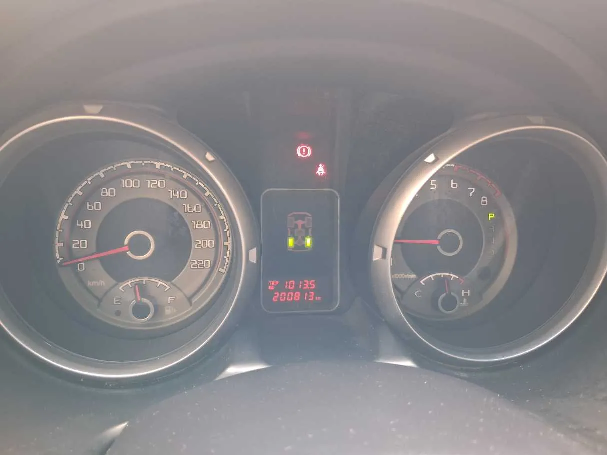Car image 19