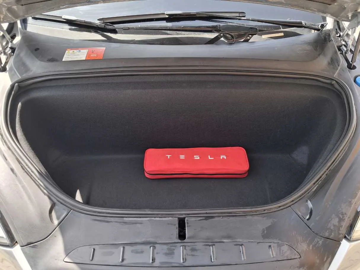 Car image 23