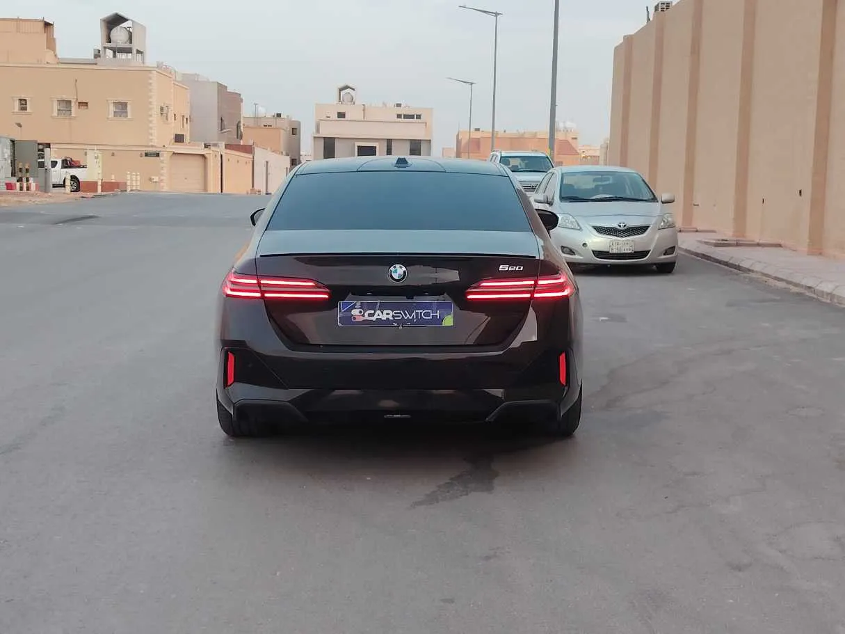 Car image 8