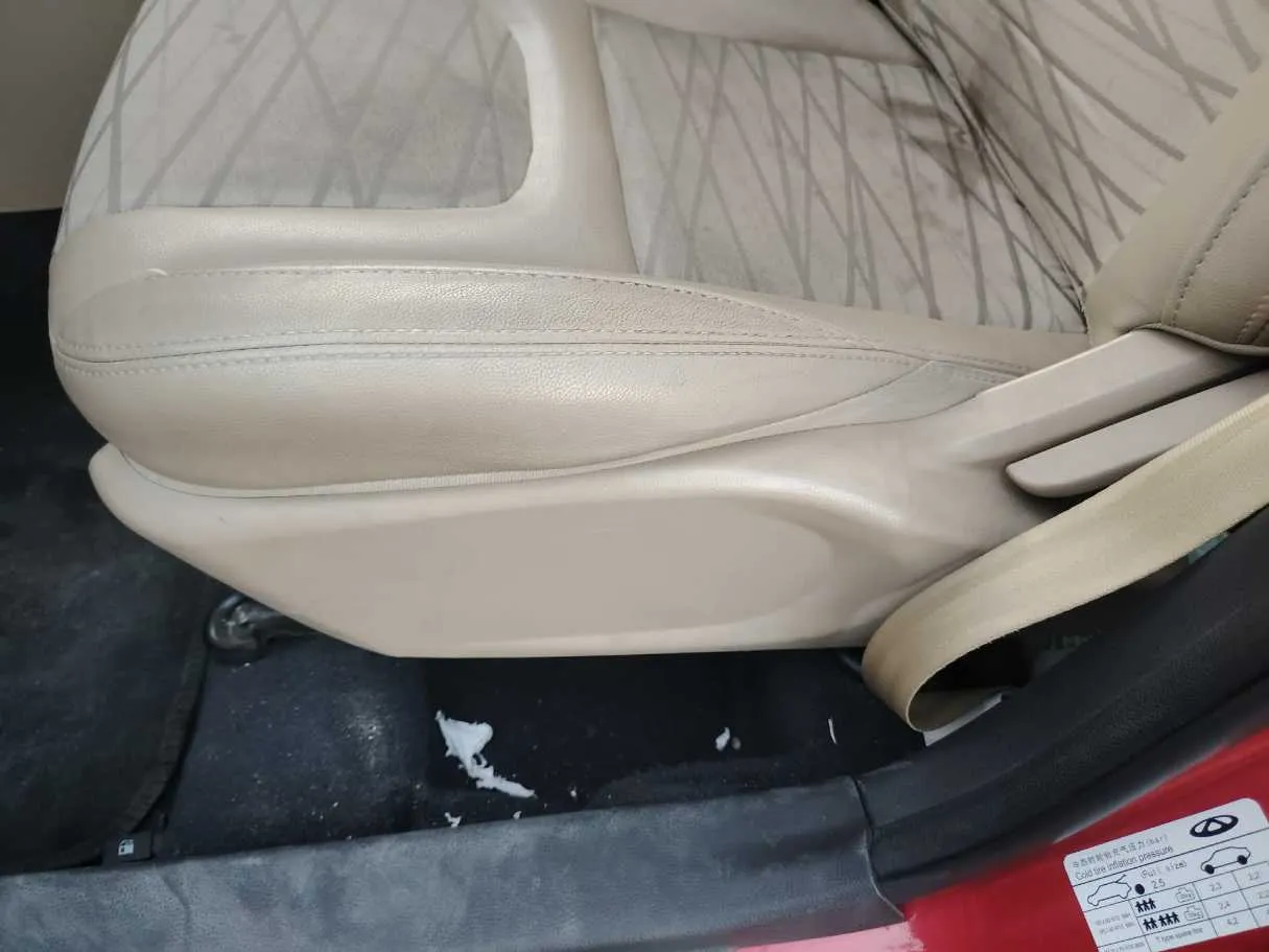 Car image 36