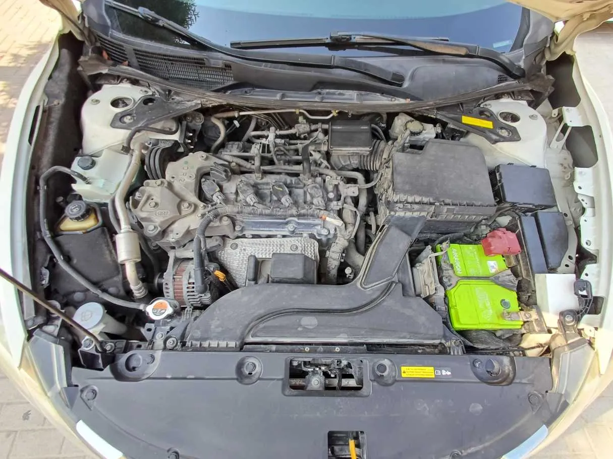 Car image 21