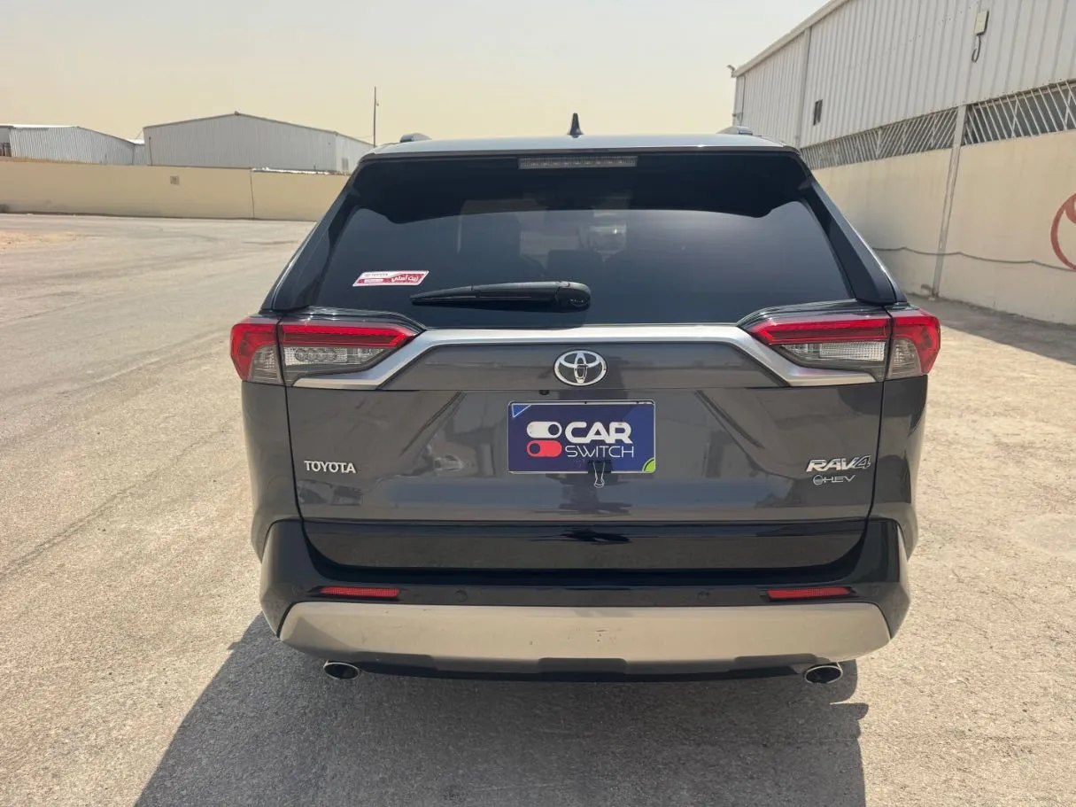 Car image 6