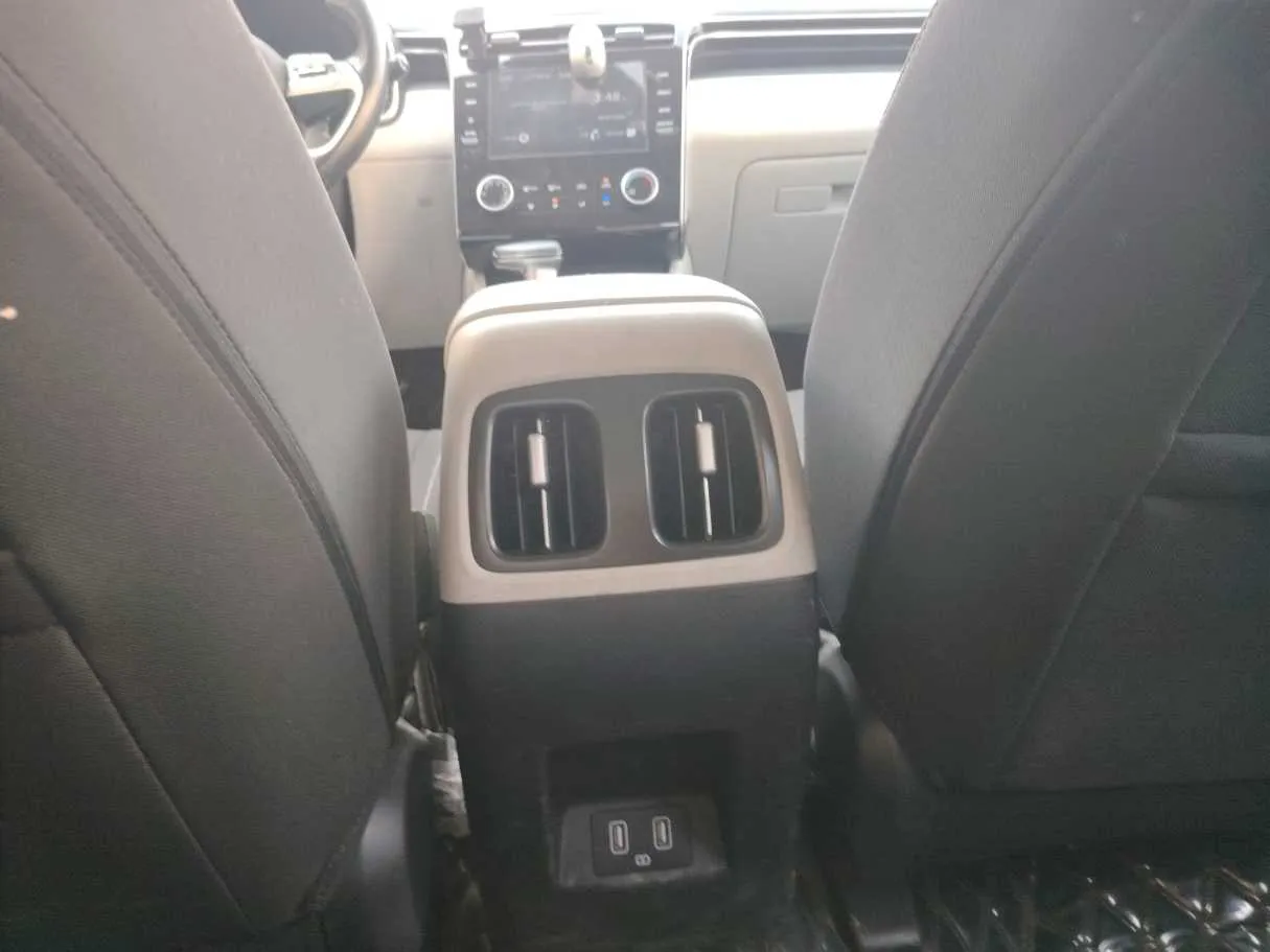 Car image 25