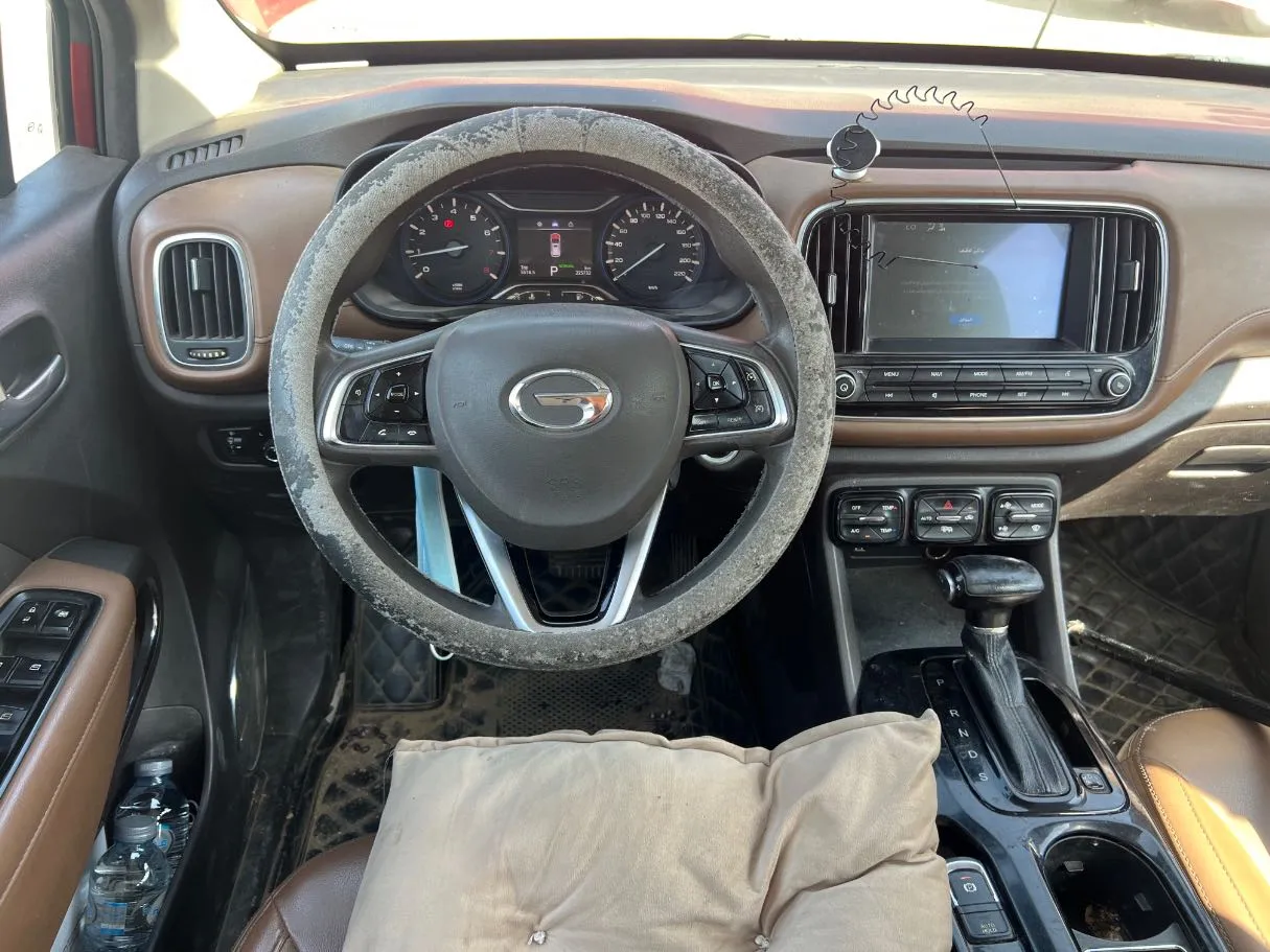 Car image 19
