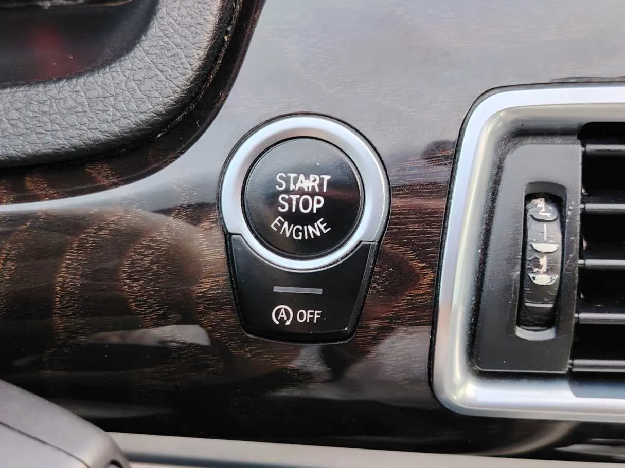 Car image 28
