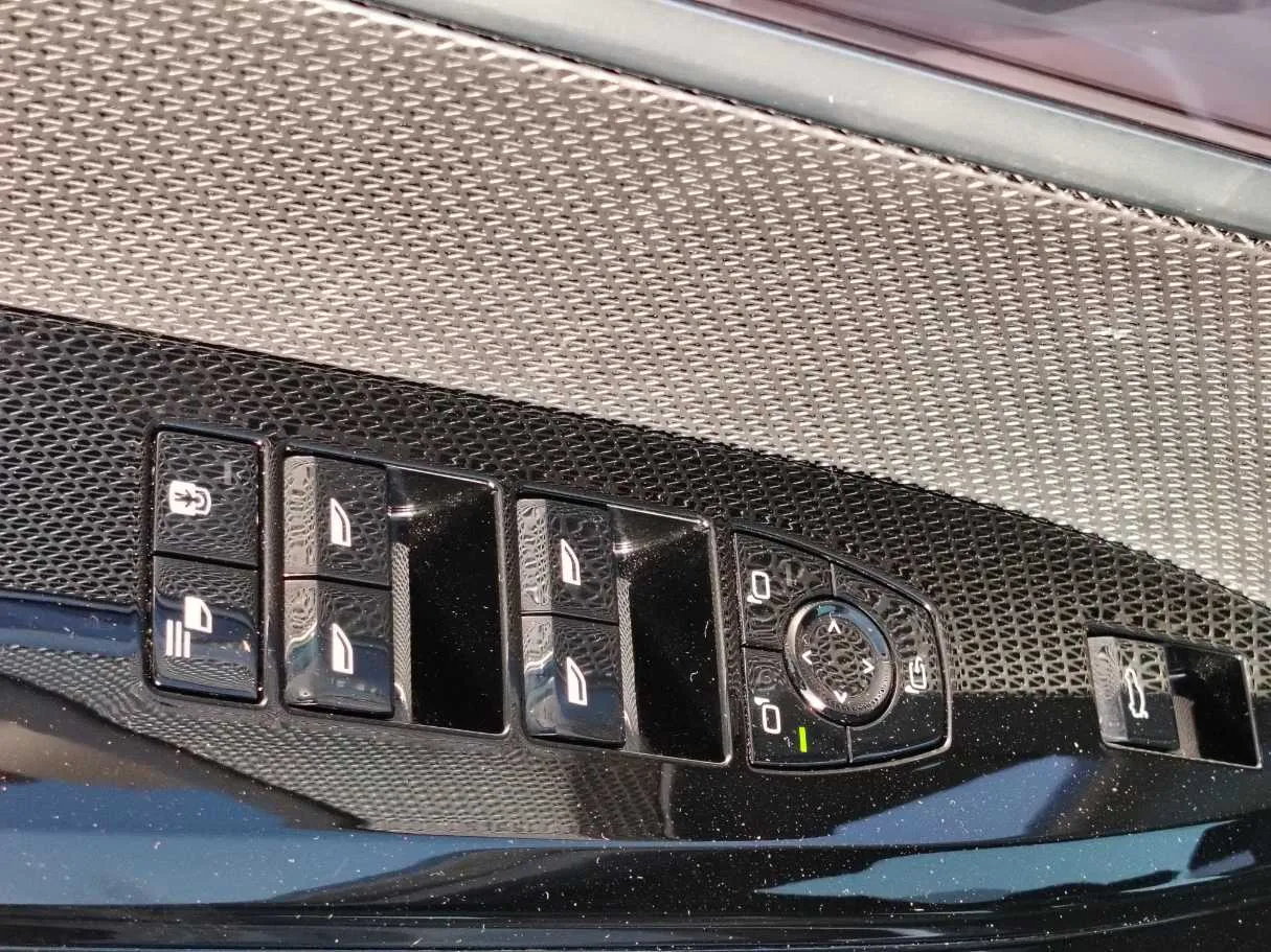 Car image 31