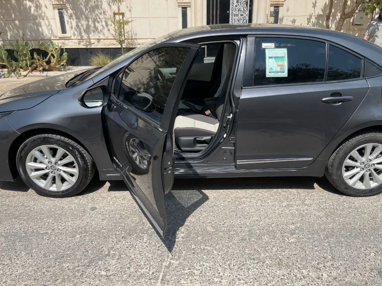 Car image 13